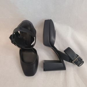 DKNY Women's Barra Ankle-Strap Platform Pumps Sz 9.5